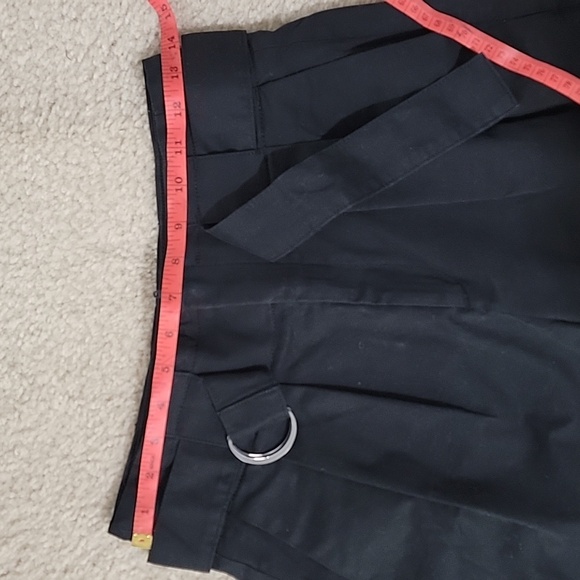 Banana Republic black high waisted cropped belted pants - Picture 6 of 6